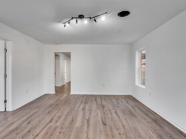 Building Photo - 2416 Cumberland St