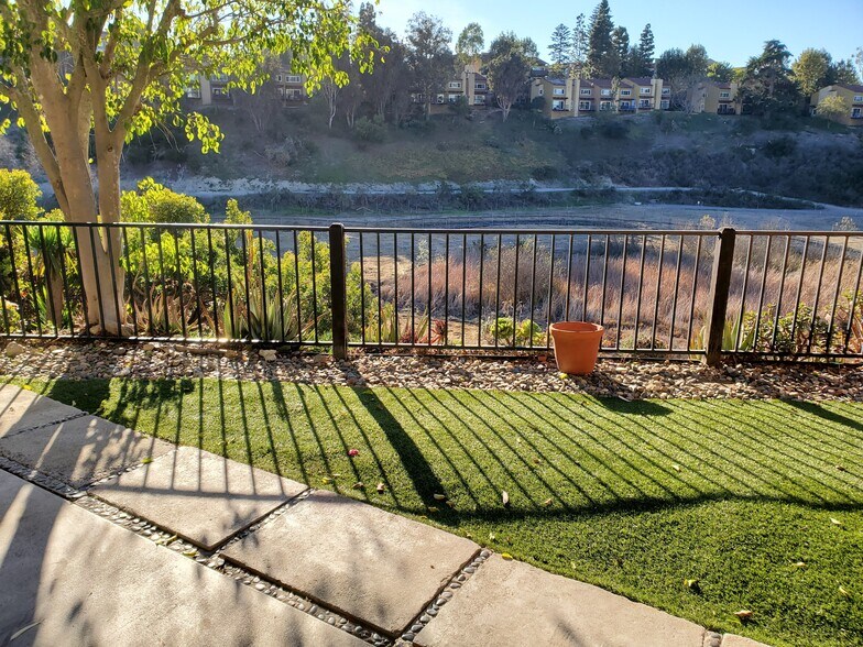 Building Photo - 741 Amigos Way