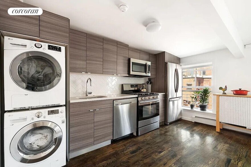 Building Photo - 275 Vanderbilt Ave