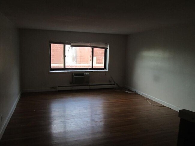 Building Photo - 36 Dighton St