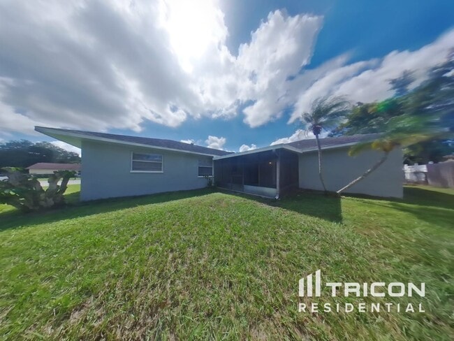 Building Photo - 2273 Seward Cir