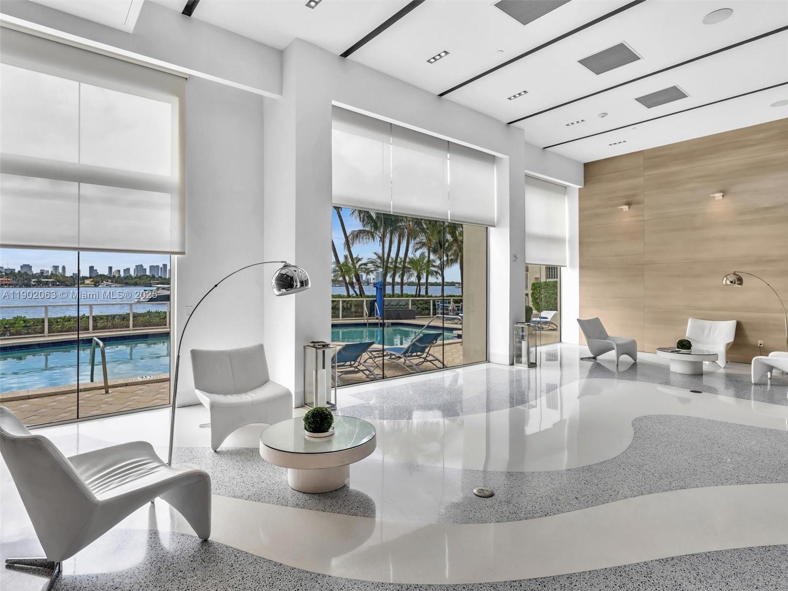 Building Photo - 650 West Ave