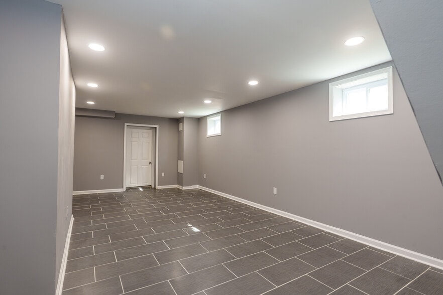 Building Photo - 3706 3rd St