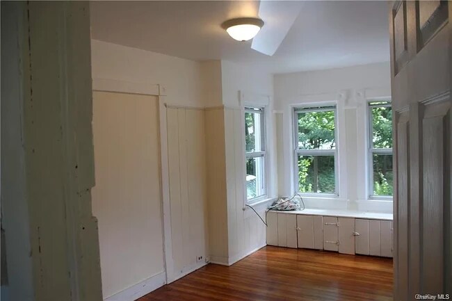 Building Photo - 35 S Chestnut St