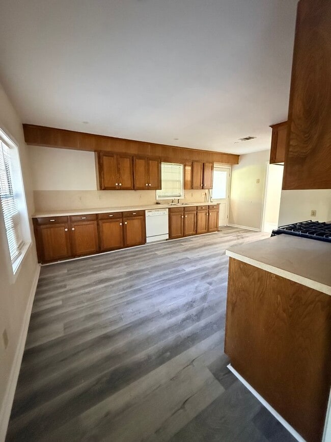 Building Photo - Charming Family Home in Blanchard, La!