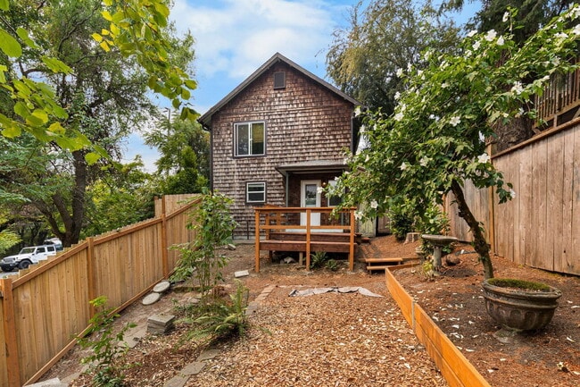 Building Photo - 4308 N Albina Ave