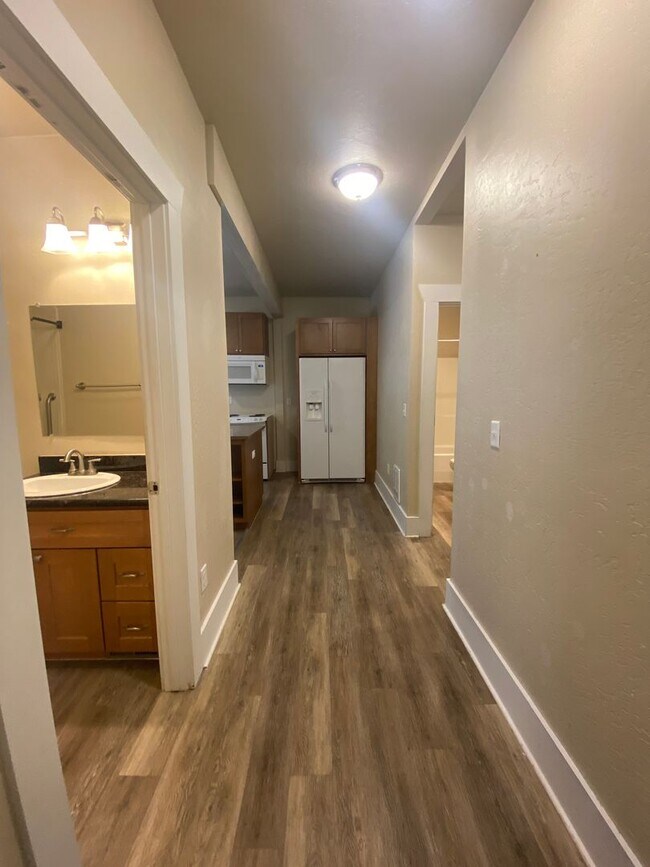 Building Photo - Cheney-5 bed 2.5 bath house Available Now