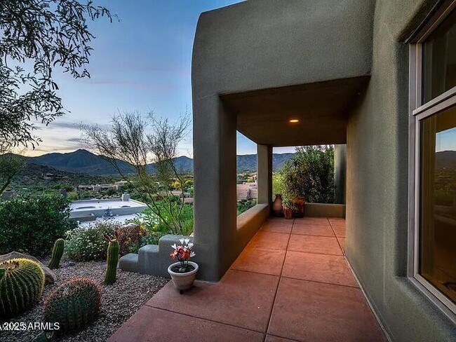Building Photo - 9898 E Graythorn Dr