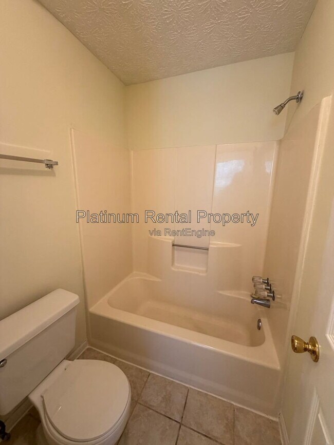 Building Photo - 6533 Meadow Rue Dr