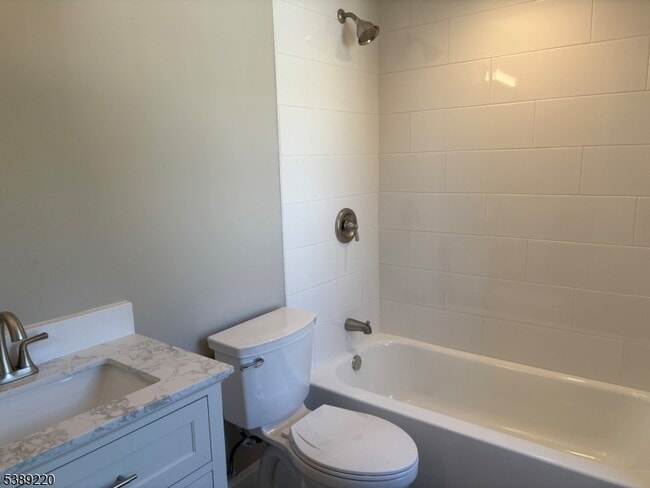 Building Photo - 428 Highland Ave