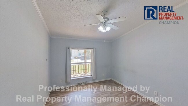 Building Photo - Charming Home in Quiet Neighborhood Near Monkey Junction