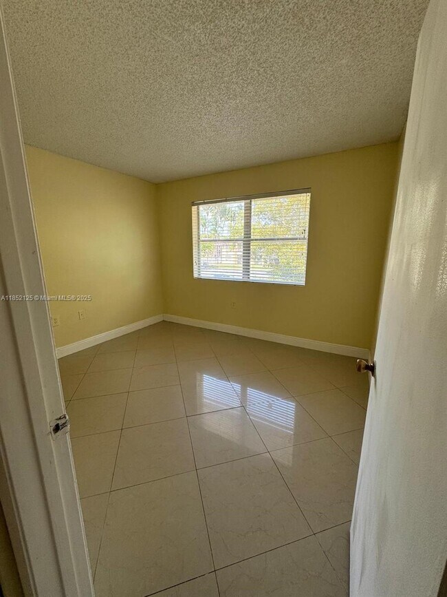 Building Photo - 2238 SW 81st Ave