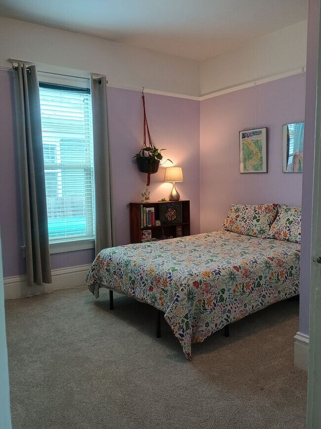 Building Photo - Spacious Craftsman in the Heart of North Spokane