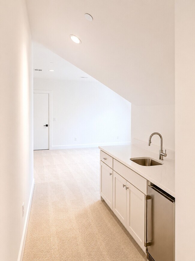 Building Photo - 3529 Asbury St
