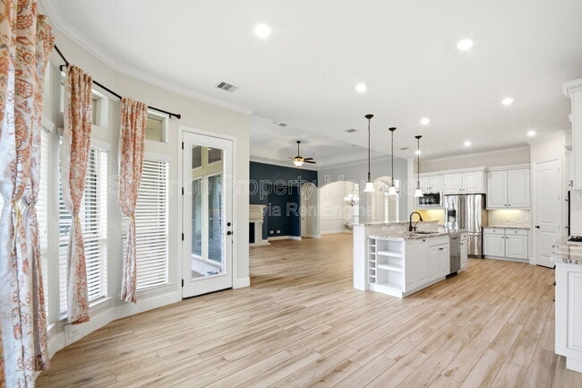 Building Photo - 5818 Fairway Shores Ln