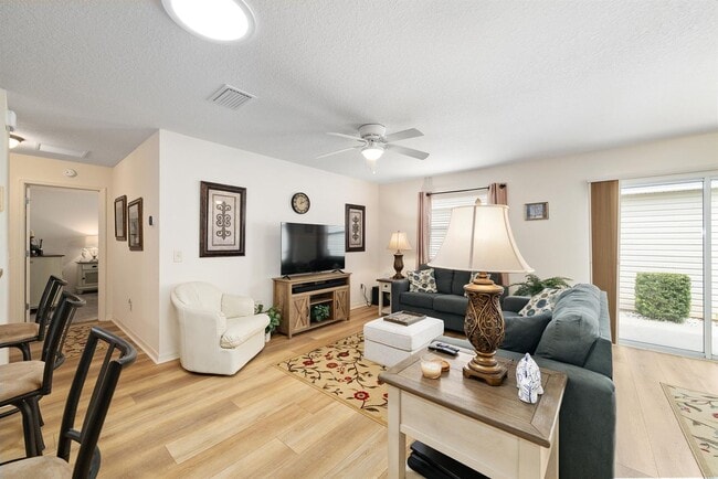 Building Photo - Furnished Annual Rental – Near Brownwood Town Square