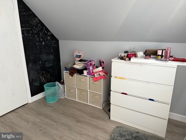 Building Photo - 27 Middleton Ln