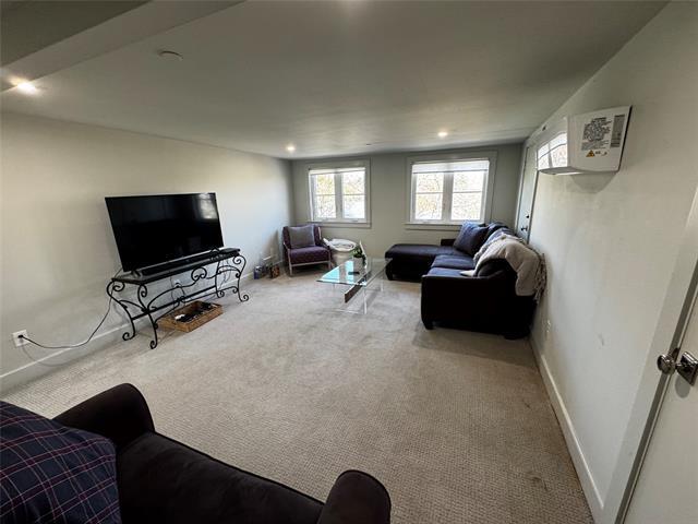 Building Photo - 1019 N Bishop Ave