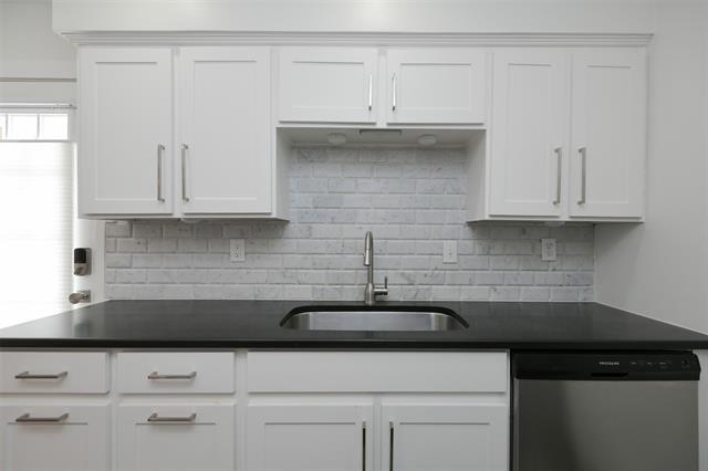 Building Photo - 4312 Bellaire Dr S