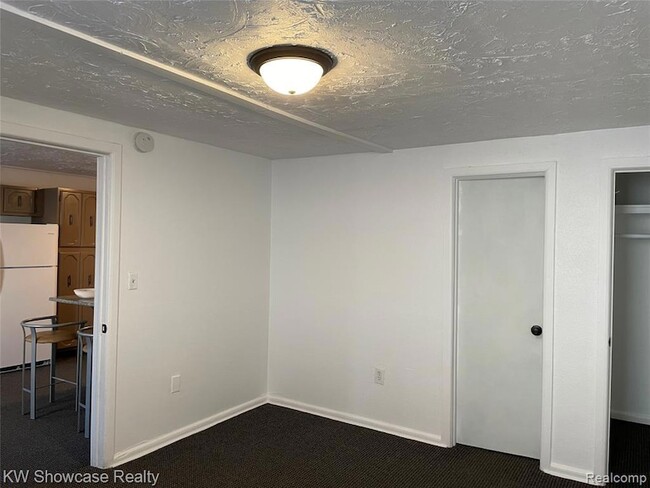 Building Photo - 4335 Territorial Rd