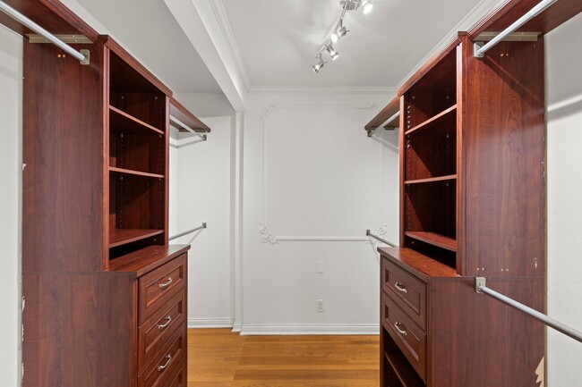 Building Photo - 7851 Hillside Dr