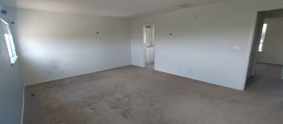Building Photo - 2350 E 109th Dr