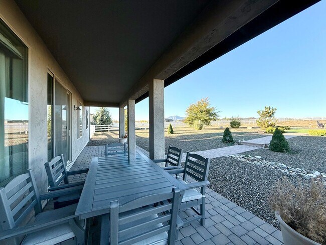 Building Photo - Gorgeous home in Chino Valley