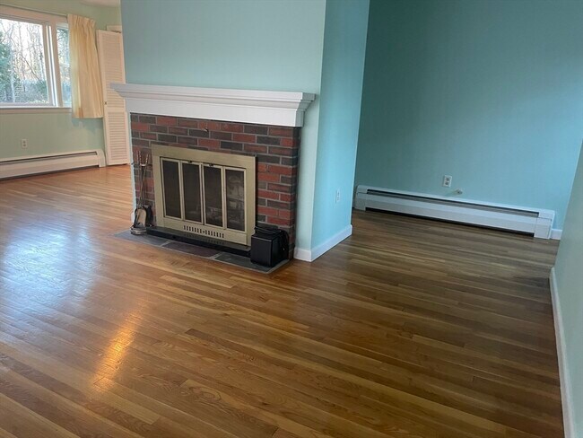 Building Photo - 31 Glenmere St