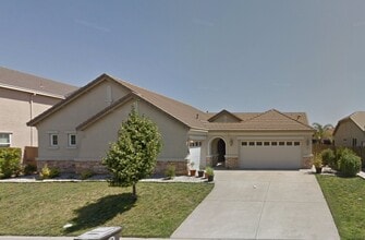Building Photo - Stone Creek 4 Bedroom, 2 Bathroom, 2509 Sq...