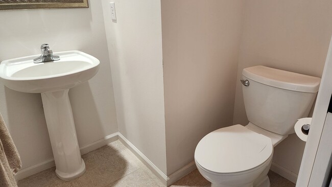 Building Photo - 3 BR 2.5 BA 1 CG rental in secure gated To...