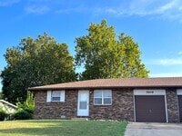 Building Photo - 3809-3811 College View Drive