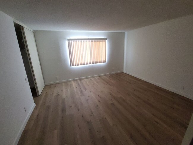 Building Photo - 4392 Green Ave