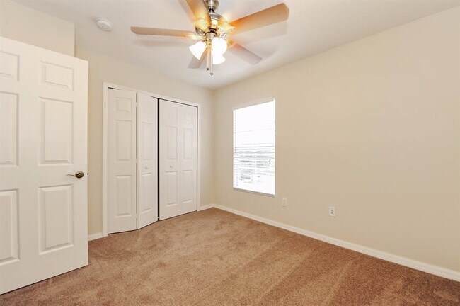 Building Photo - 5901 Grand Loneoak Ln