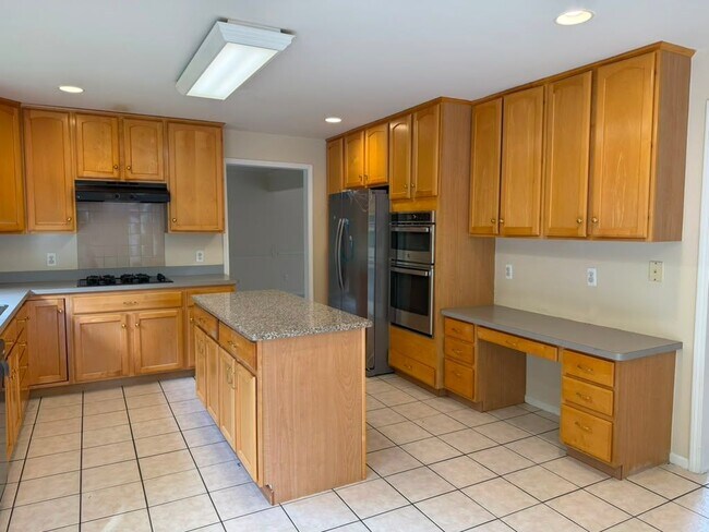 Building Photo - 7782 Watford Dr