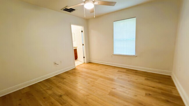 Building Photo - 3189 Sawtooth Dr