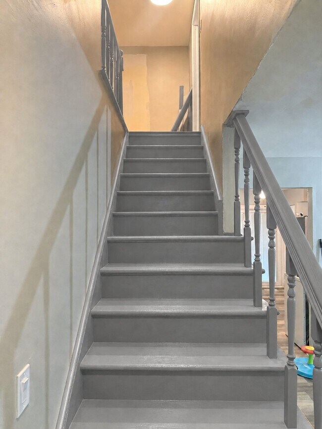 Building Photo - 217 S Orchard Dr