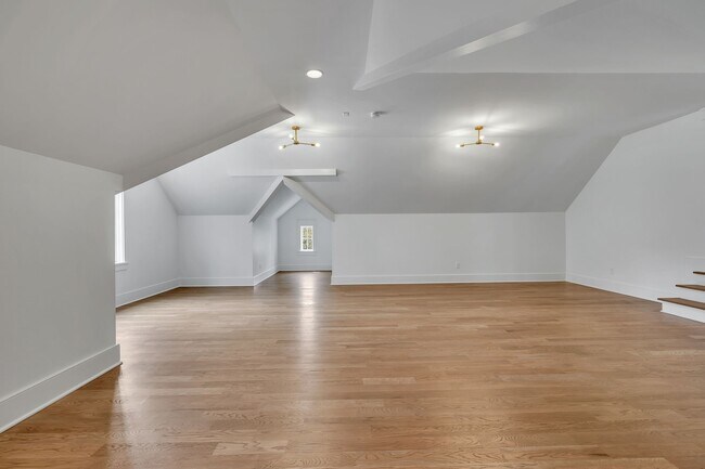 Building Photo - 824 Russleo Dr