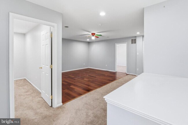 Building Photo - 109 Holly Dr