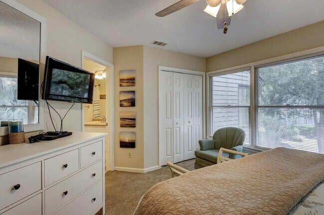 Building Photo - 19 Lemoyne Ave