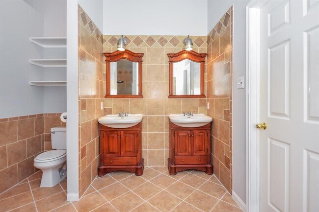 Building Photo - 14006 Fair Glade Ln