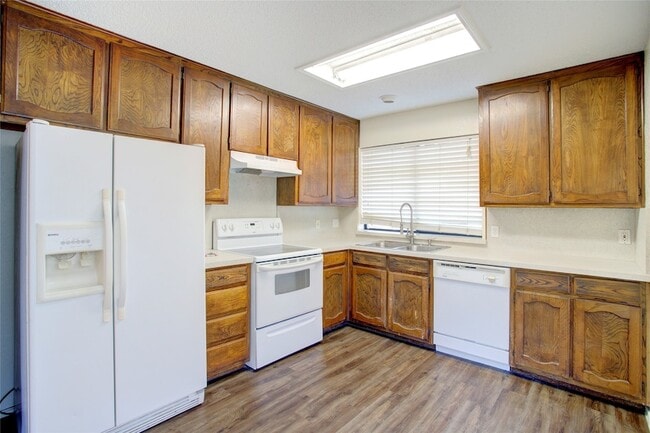 Building Photo - 10702 Tall Oak Dr