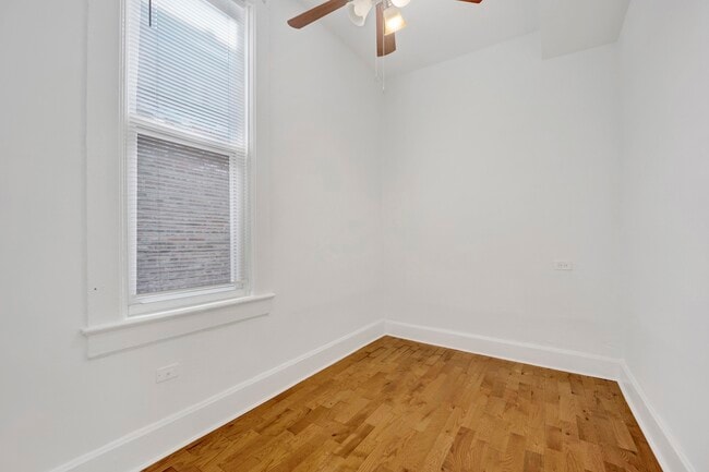 Building Photo - 2702 W 24th Pl