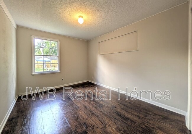 Building Photo - 3535 Rosselle St