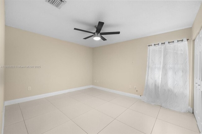 Building Photo - 1412 NE 53rd Ct