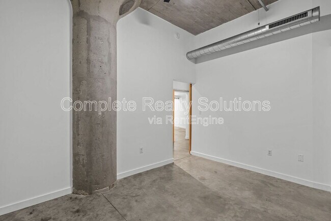 Building Photo - 1635 Washington Ave