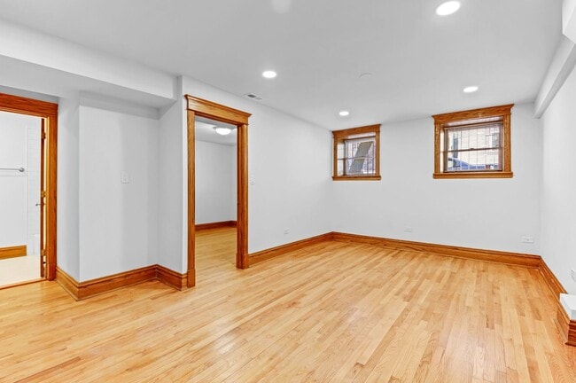 Building Photo - 3806 N Greenview Ave