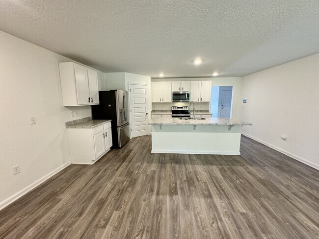 Building Photo - 5265 Peach Dr