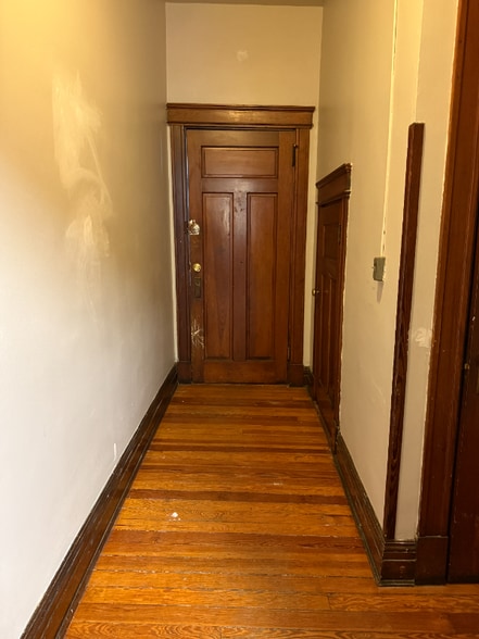 Building Photo - 329 Taylor Ave