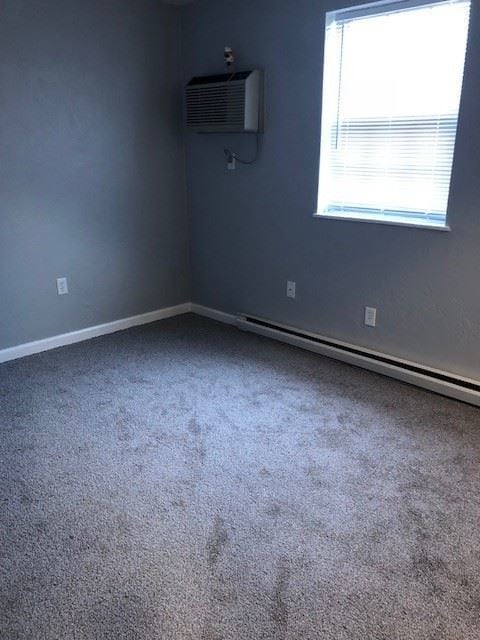 Building Photo - 2 br, 1.5 bath House - 1751 BARON DRIVE