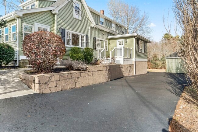 Building Photo - 191 Randolph St